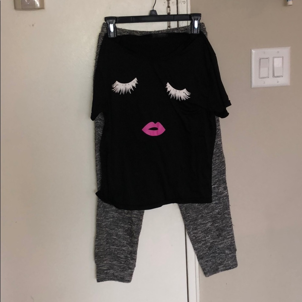 ❤️Comfy home outfit : pants + t shirt